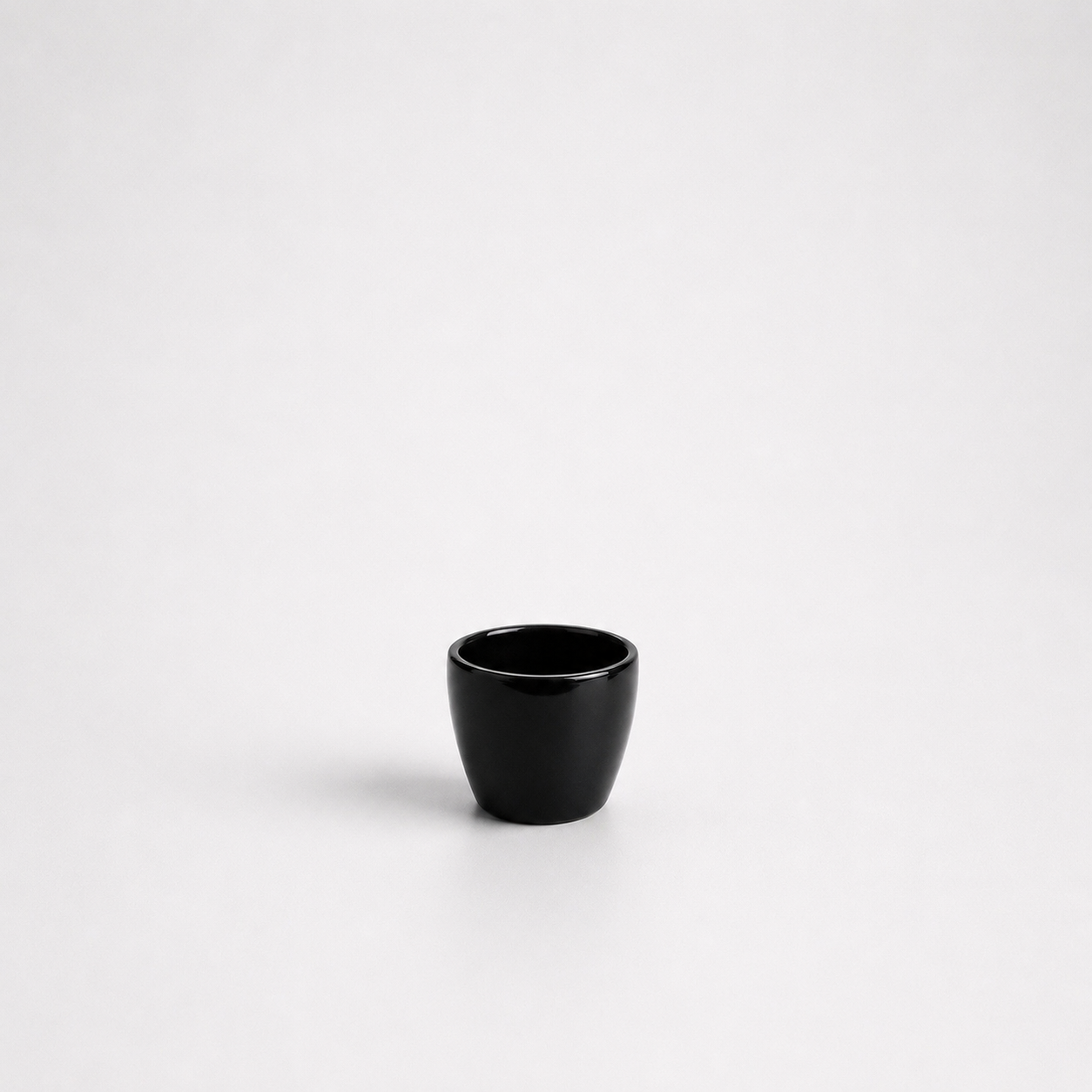 Marlow Pot - 3", 4" ,6", 8",10"& 12" White & Black View full details